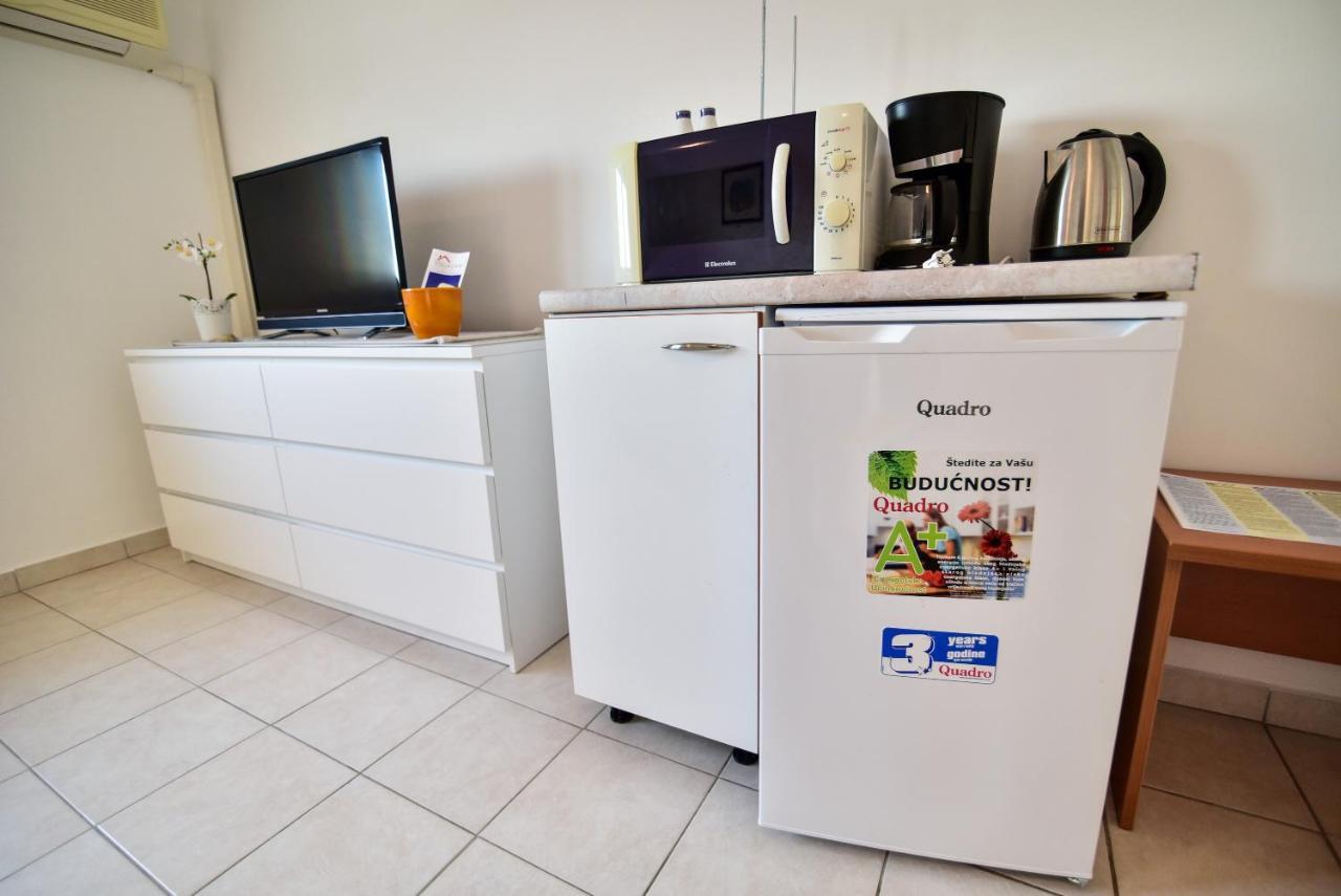 Apartmani LUNA Vir Bagian luar foto